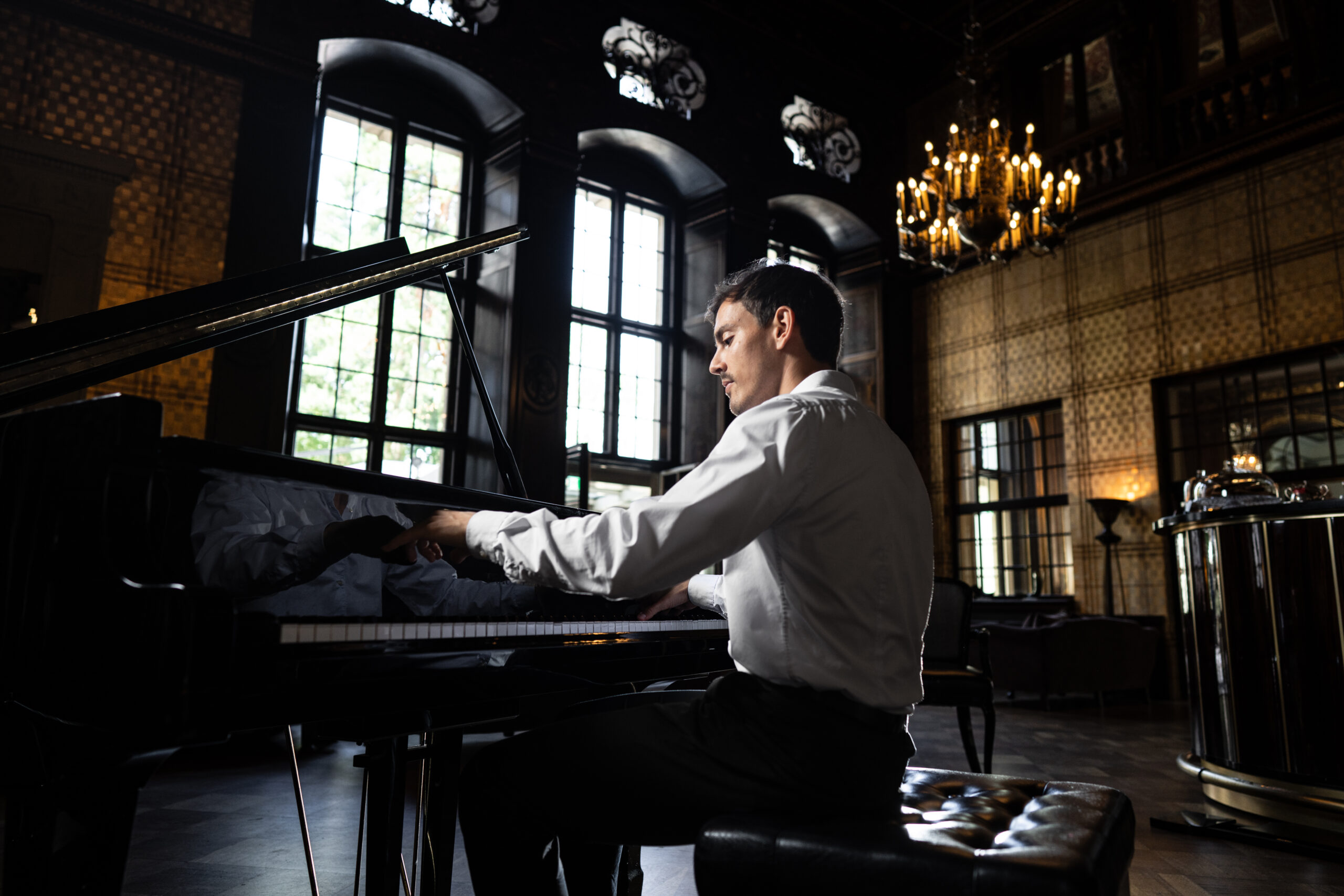 Aaron Pilsan, Klavier